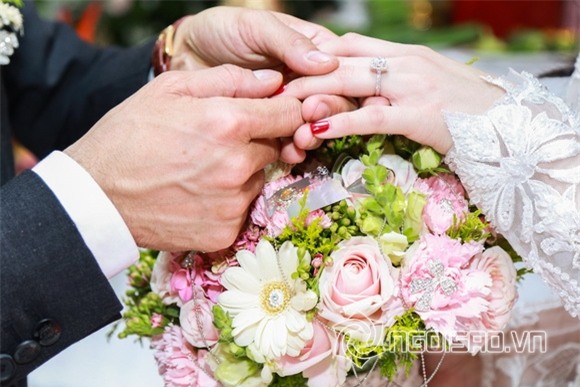 Hoa hậu Thu Vũ đính hôn 8