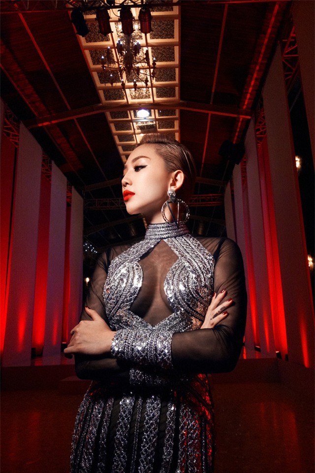 Tóc Tiên mặc gợi cảm, quyến rũ tại hậu trường The Face - Ảnh 3.