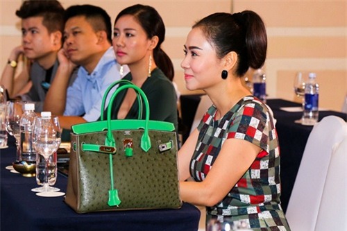 mua mot chiec tui hermes da kho vay ma thu minh co den 10 chiec - 1