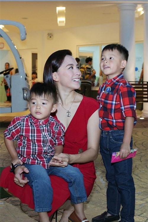 4 a hau viet chon cuoc song yen phan sau khi lay chong giau - 5