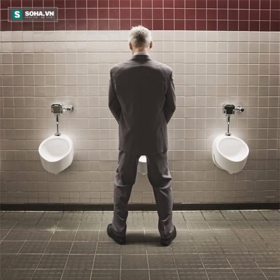 Nam giới bổ thận tráng dương nhờ làm 1 động tác khi đi tiểu - Ảnh 1.