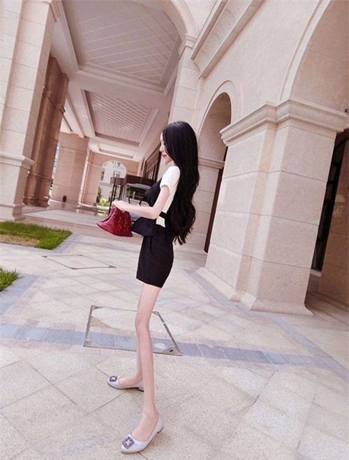 Cô gái sở hữu gương mặt xinh đẹp nhưng thân hình thì.... - Ảnh 2.