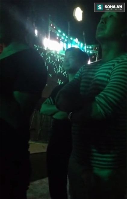 Đại gia kim cương âm thầm đứng ngắm Hà Hồ bốc lửa trên sân khấu - Ảnh 9.