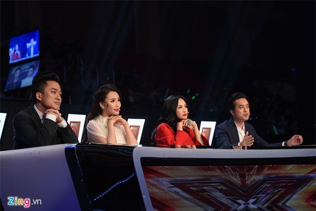 Giam khao X Factor khong nhin mat sau tranh cai 'cho bua' hinh anh 1