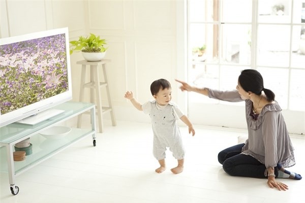 Khiến trẻ dừng xem tivi, chơi iPad chỉ bằng 1 câu nói - Ảnh 2.