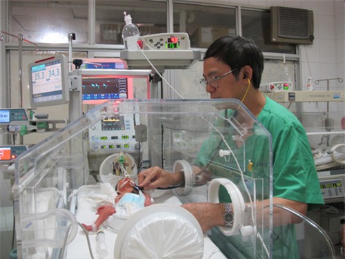 Thông tin mới nhất về sức khỏe con trai thiếu úy Huyền Trâm - 1