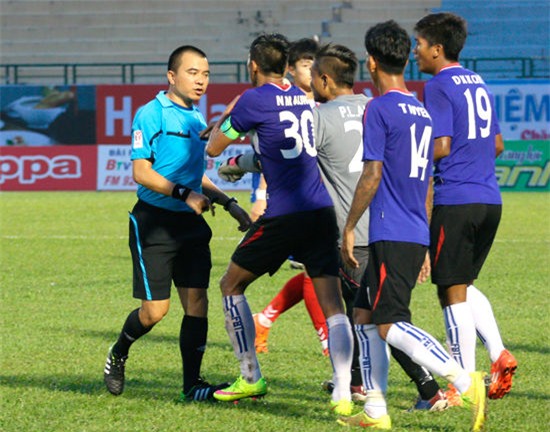 diem lai nhung “cu phot” cua trong tai fifa phung dinh dung hinh anh 2