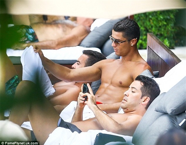 Can canh co the hoan hao va san chac cua Ronaldo hinh anh 8