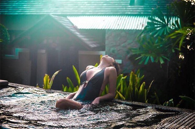 Cuộc sống toàn đồ hiệu sang chảnh, nhiều người mơ của Tóc Tiên - Ảnh 10.