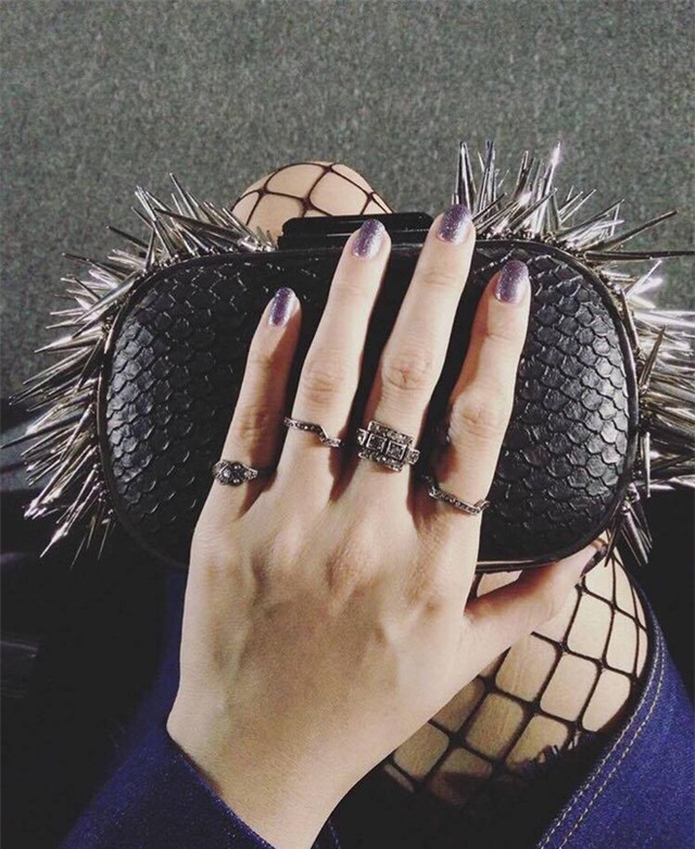 Cuộc sống toàn đồ hiệu sang chảnh, nhiều người mơ của Tóc Tiên - Ảnh 7.