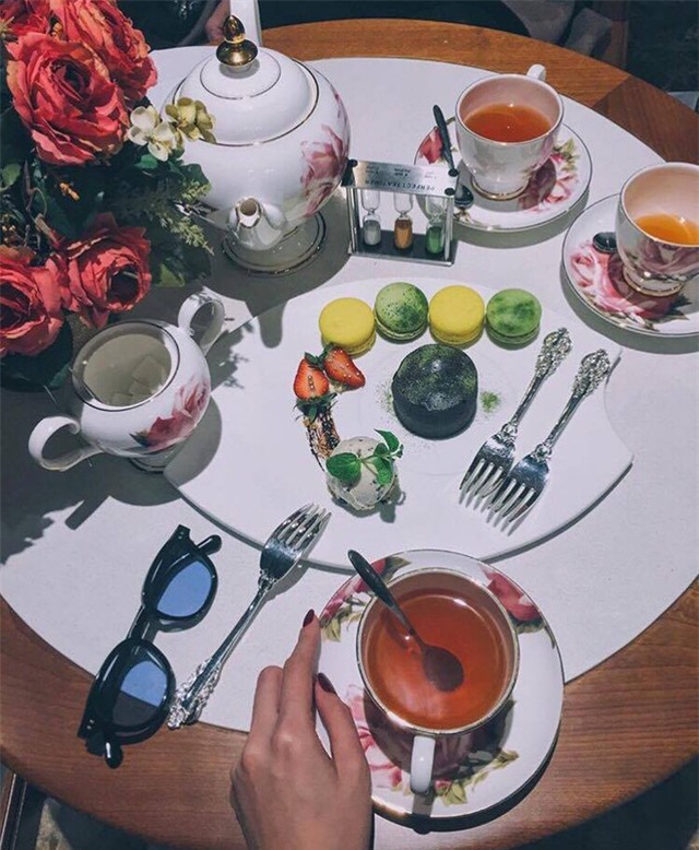 Cuộc sống toàn đồ hiệu sang chảnh, nhiều người mơ của Tóc Tiên - Ảnh 8.