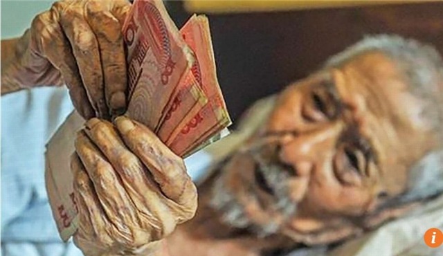 cu ong 103 tuoi, nam liet giuong van nghien... dem tien hinh anh 1