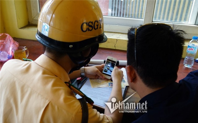 phạt vượt đèn vàng, lỗi vượt đèn vàng, xế sang bị phạt