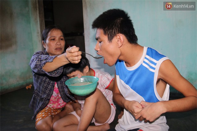 Người phụ nữ nhốt 2 con trong chuồng: “25 năm nay tôi chỉ mong được một lần được nghe tiếng gọi mẹ” - Ảnh 17.