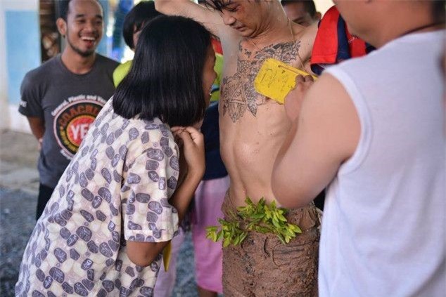 Man chao don tan sinh vien gay bat binh tai Thai Lan hinh anh 10