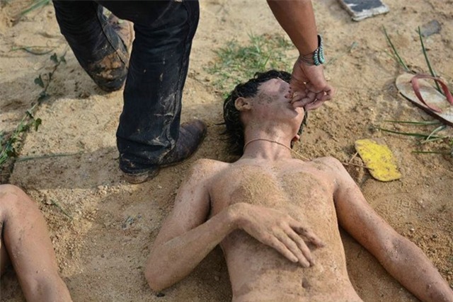 Man chao don tan sinh vien gay bat binh tai Thai Lan hinh anh 4