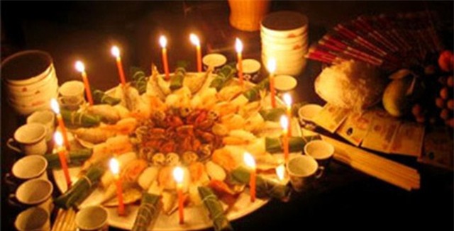 Cúng cô hồn tháng 7 Âm lịch sao cho đúng?