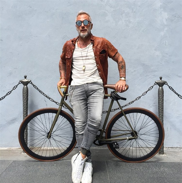 Người đàn ông 49 tuổi khiến cả thế giới kinh ngạc bởi thân hình quyến rũ, tràn đầy năng lượng - Ảnh 3.