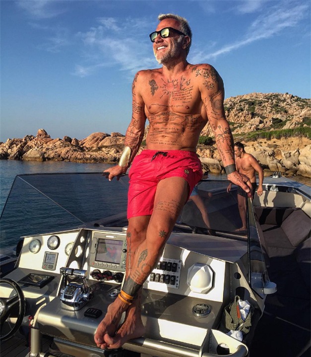 Người đàn ông 49 tuổi khiến cả thế giới kinh ngạc bởi thân hình quyến rũ, tràn đầy năng lượng - Ảnh 5.