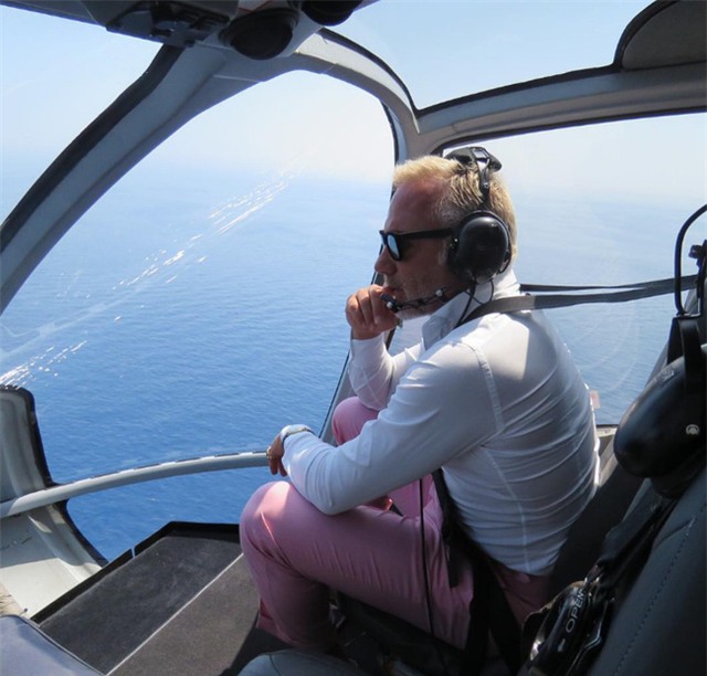 Người đàn ông 49 tuổi khiến cả thế giới kinh ngạc bởi thân hình quyến rũ, tràn đầy năng lượng - Ảnh 10.