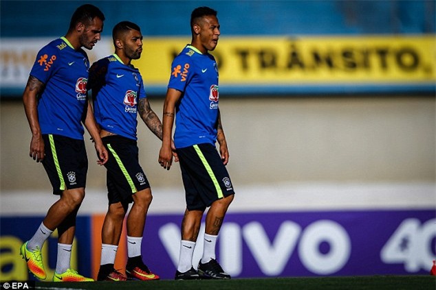 Hình xăm đặc biệt của Neymar bị đồng đội nhái lại - Ảnh 5.