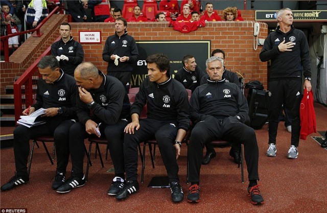 Sir Alex, David Moyes chung kien tran dau tri an Rooney hinh anh 7