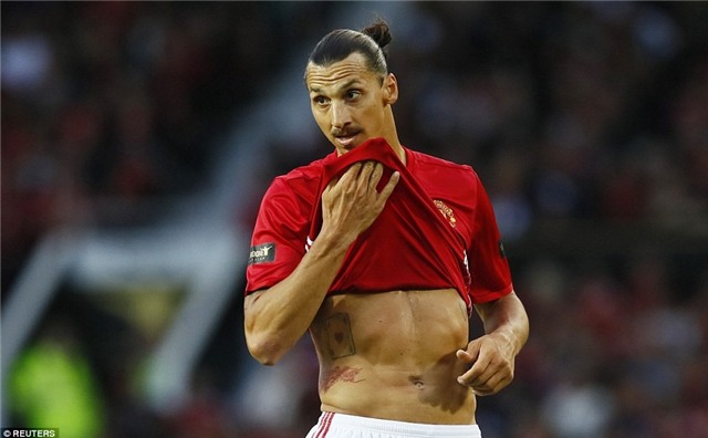 Sir Alex, David Moyes chung kien tran dau tri an Rooney hinh anh 8