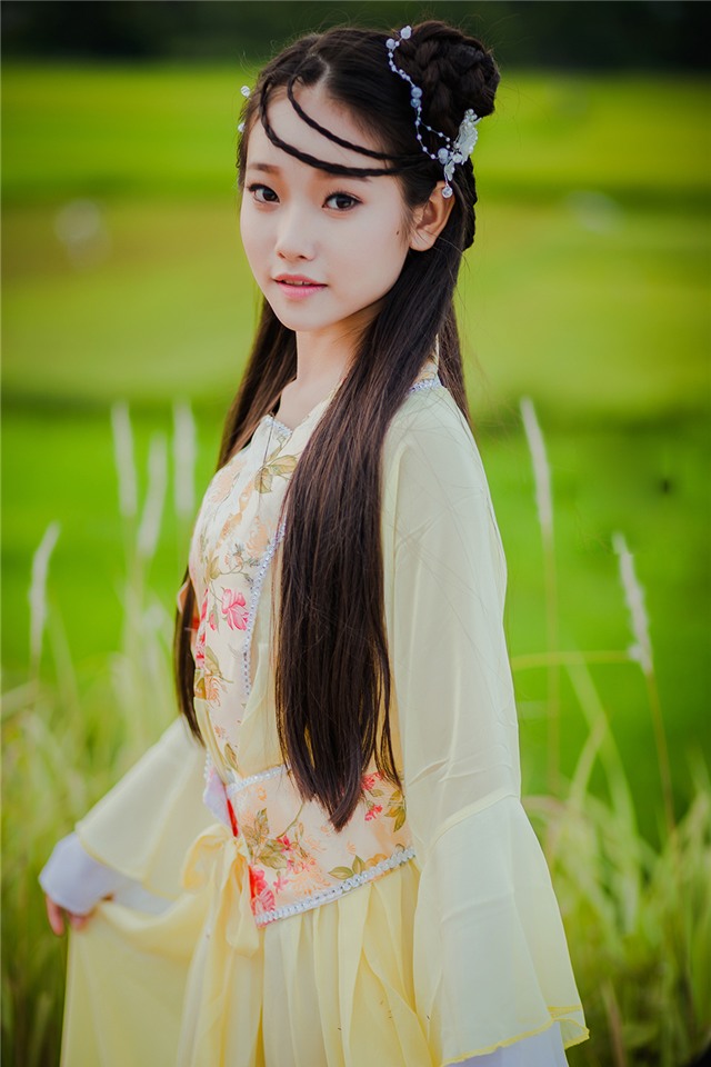 Anh Thư năm nay mới vào lớp 10 nhưng đã sớm bén duyên với nghệ thuật.