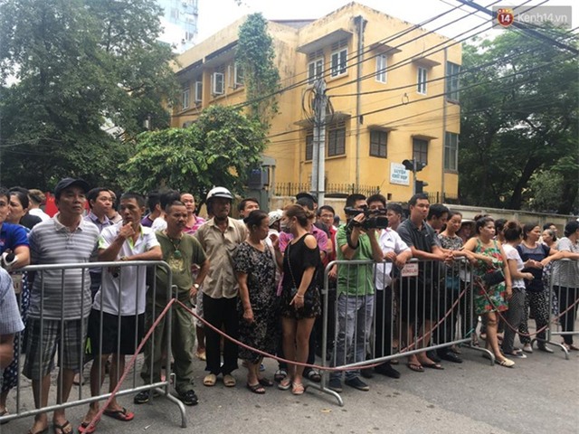 Hà Nội: Sập nhà 4 tầng giữa phố Cửa Bắc, 2 người tử vong - Ảnh 32.