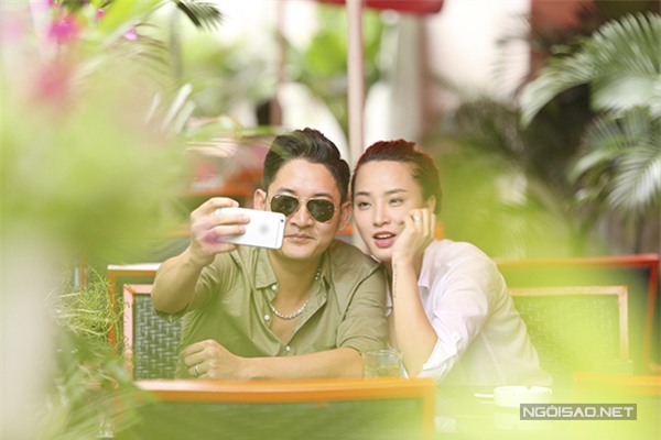 hai-bang-bi-bat-gap-hon-thanh-dat-say-dam-trong-xe-hoi-8