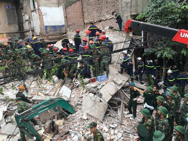 sập nhà 4 tầng ở Hà Nội, sập nhà ở Cửa Bắc, sập nhà 2 người chết