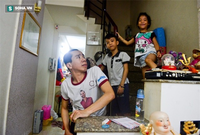 Góc khuất đau đớn của cặp song sinh nổi tiếng nhất VN: Chân dung ân nhân tuyệt vời của Đức (P4) - Ảnh 2.