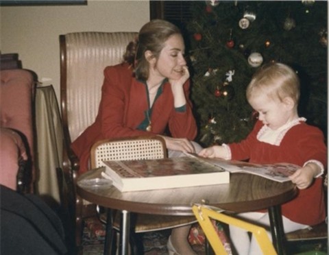 Hoc cach day con cung ran nhu ung vien Tong thong My Hillary Clinton