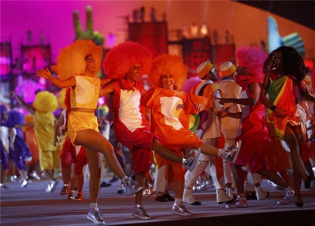 Phao hoa, ky xao anh sang ruc ro dem khai mac Olympics Rio hinh anh 11