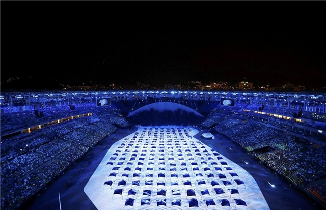 Phao hoa, ky xao anh sang ruc ro dem khai mac Olympics Rio hinh anh 2