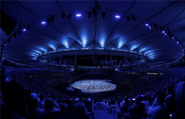 Phao hoa, ky xao anh sang ruc ro dem khai mac Olympics Rio hinh anh 3