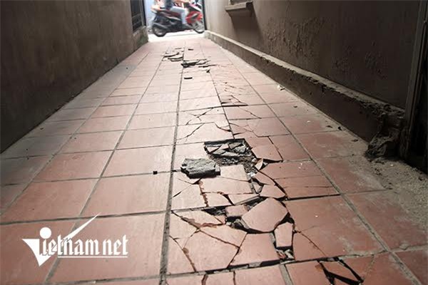 nhà nghiêng như tháp Pisa