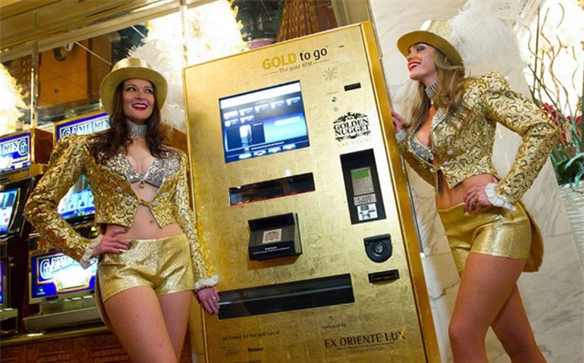 11 thứ kì quái bạn có thể rút được từ... cây ATM - Ảnh 1.