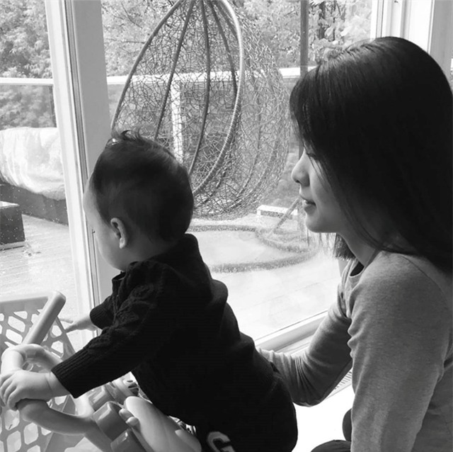 Vo chong Tang Thanh Ha khoe anh hen ho ban dem hinh anh 2