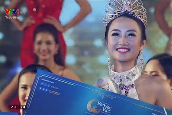 Tân Hoa hậu bị “đá xéo” là giả tạo, giả vờ diễn - Ảnh 1.