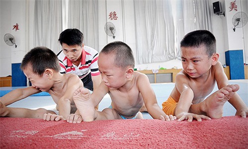 nuoc mat tre em trong nhung