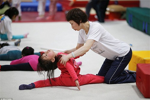 nuoc mat tre em trong nhung 