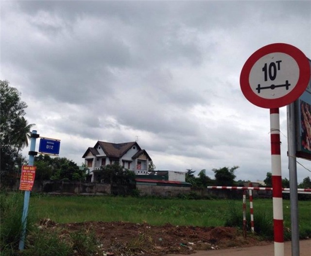 trạm thu phí, tỉnh đồng nai, xe trung chuyển, rào chắn, quốc lộ 1, né trạm thu phí