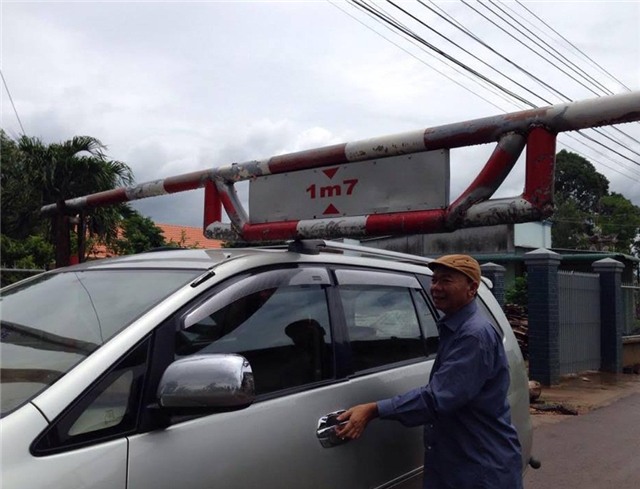 trạm thu phí, tỉnh đồng nai, xe trung chuyển, rào chắn, quốc lộ 1, né trạm thu phí