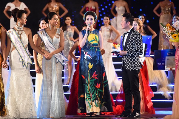 jennifer-pham-duoc-khen-vi-cai-lai-vuong-mien-cho-tan-hoa-hau
