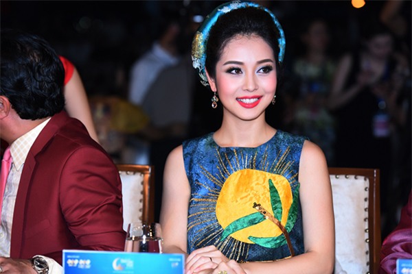 jennifer-pham-duoc-khen-vi-cai-lai-vuong-mien-cho-tan-hoa-hau-9