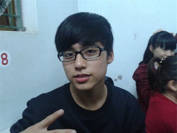 Bất ngờ với cuộc sống khác hẳn anh trai của em ruột Sơn Tùng - Ảnh 3.