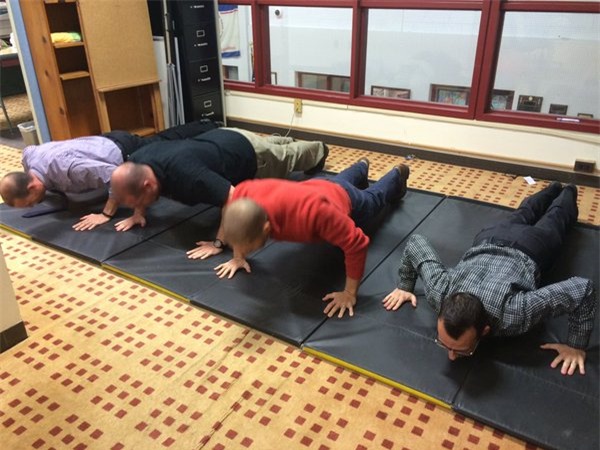 Bí mật về Plank, bài tập đang sôi sục từ phòng gym tới công sở - Ảnh 11.