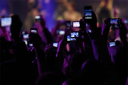 Suốt ngày đăng ảnh 