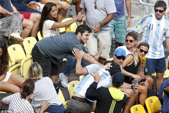 CĐV Brazil và Argentina nện nhau tơi bời khi xem quần vợt Olympic